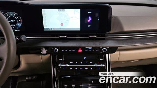Kia Carnival 2023 — ფოტო 14/20