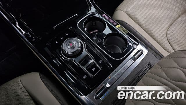 Kia Carnival 2021 — ფოტო 9/20