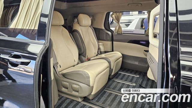 Kia Carnival 2021 — ფოტო 12/20