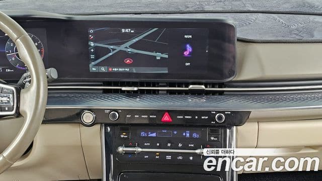 Kia Carnival 2021 — ფოტო 14/20