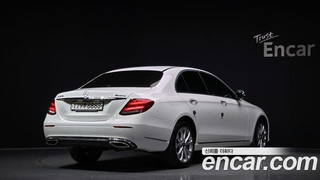 Mercedes-Benz E-Class 2020 — ფოტო 2/20