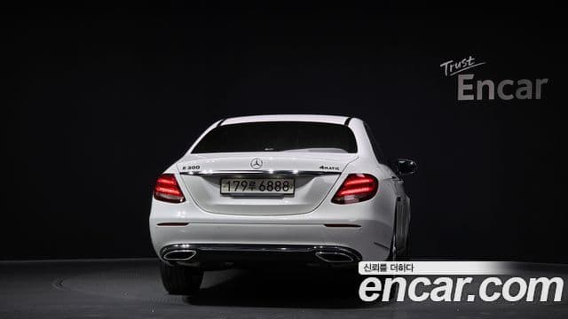 Mercedes-Benz E-Class 2020 — ფოტო 4/20