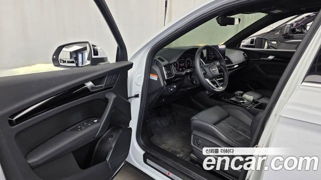 Audi Q5 2022 — Şəkil 9/20