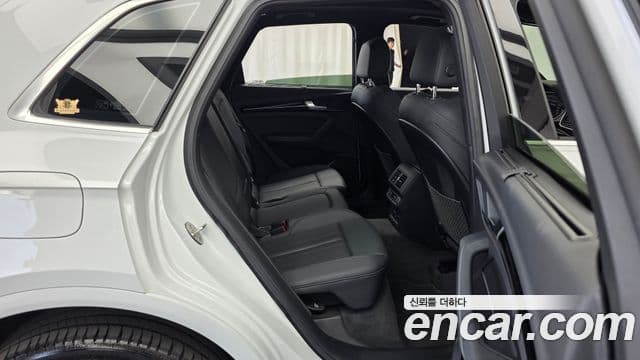 Audi Q5 2022 — Şəkil 12/20