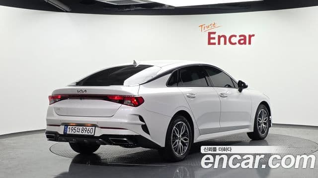 Kia K5 2023 — ფოტო 2/20