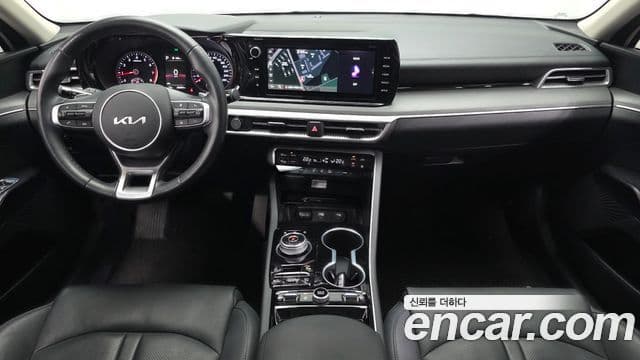 Kia K5 2023 — ფოტო 7/20