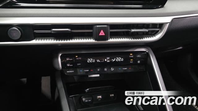 Kia K5 2023 — ფოტო 17/20