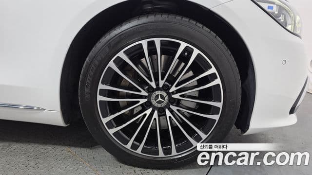 Mercedes-Benz S-Class 2024 — Photo 16/34