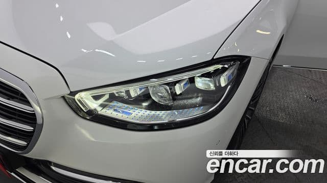 Mercedes-Benz S-Class 2024 — Photo 22/34