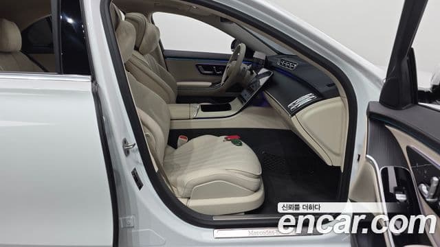 Mercedes-Benz S-Class 2024 — Photo 29/34