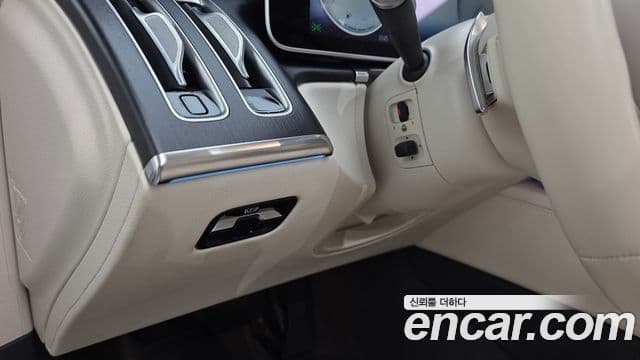 Mercedes-Benz S-Class 2024 — Photo 34/34