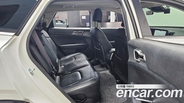 Kia Sportage 2023 — Фото 11/20