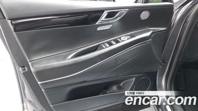 Genesis GV80 2022 — Photo 8/32