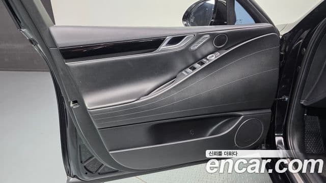 Genesis G80 2021 — ფოტო 29/32