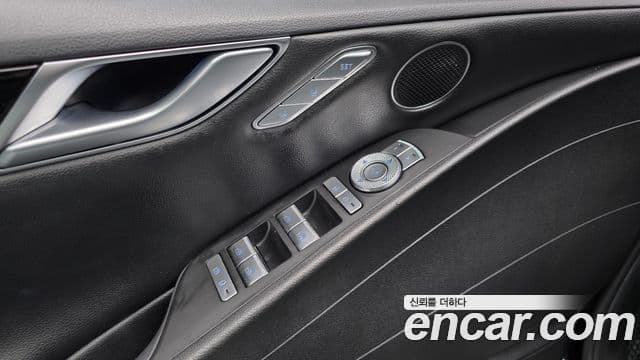 Genesis G80 2021 — ფოტო 11/32