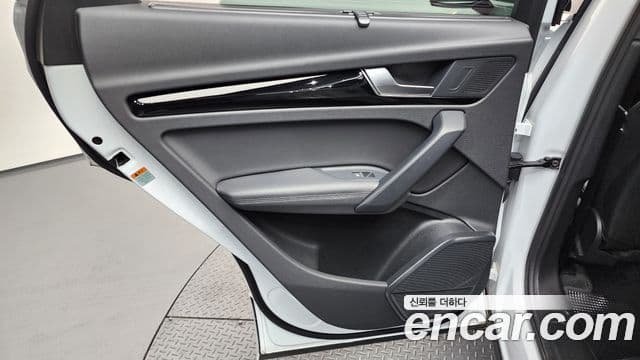 Audi Q5 2022 — Photo 32/34