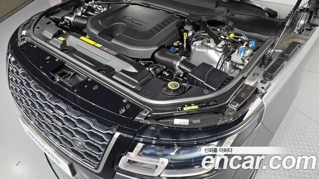 Land Rover Range Rover 2021 — ფოტო 13/20