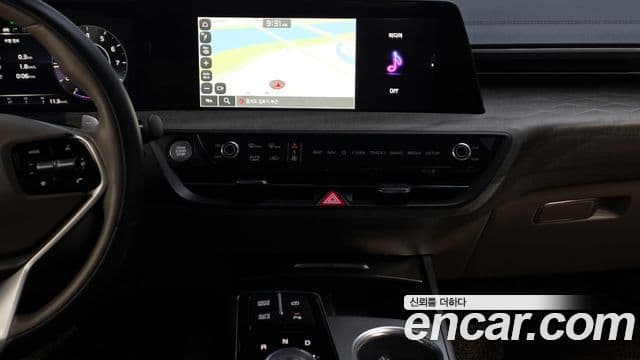 Kia K8 2023 — Şəkil 13/20
