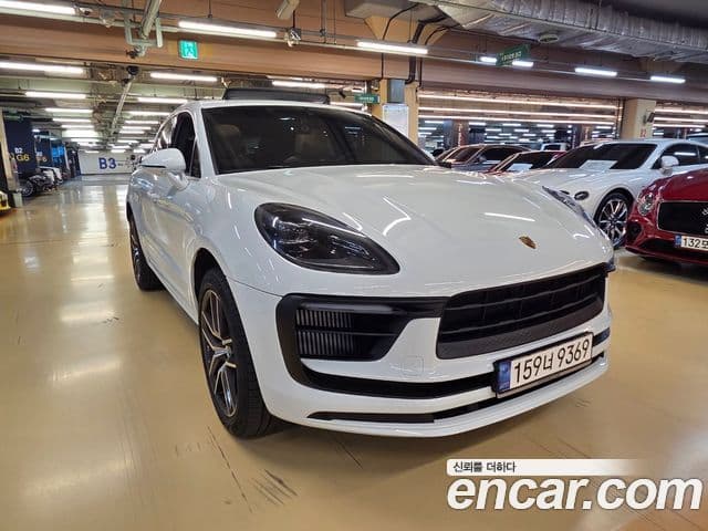 Porsche Macan 2022 — ფოტო 2/20