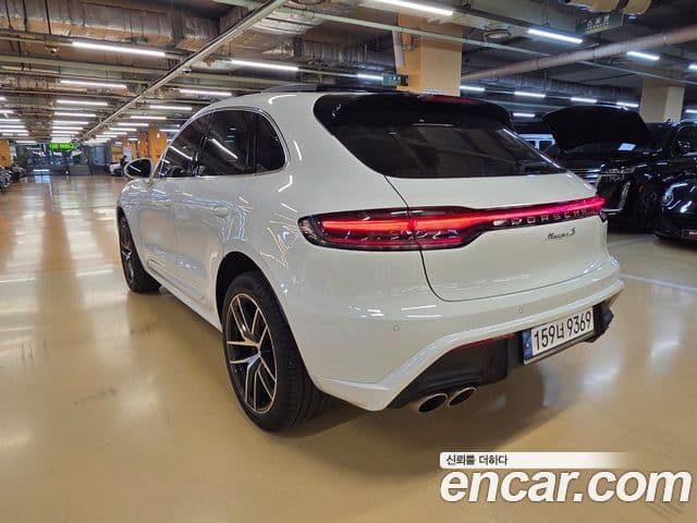 Porsche Macan 2022 — ფოტო 4/20