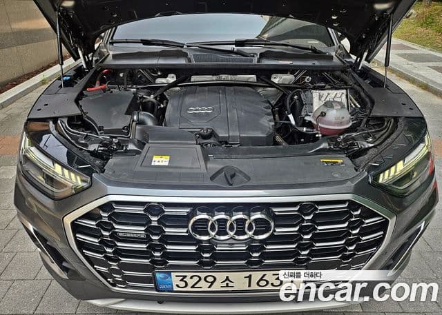 Audi Q5 2021 — Şəkil 10/20