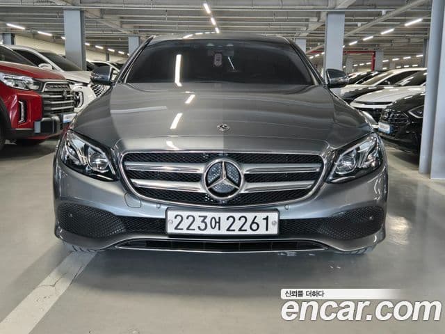 Mercedes-Benz E-Class 2018 — ფოტო 13/20