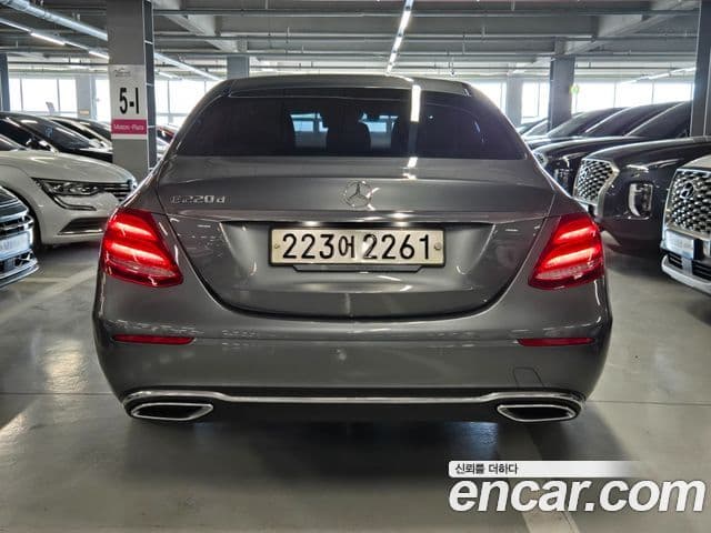 Mercedes-Benz E-Class 2018 — ფოტო 5/20