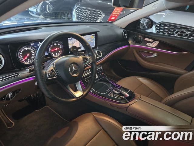 Mercedes-Benz E-Class 2018 — ფოტო 8/20