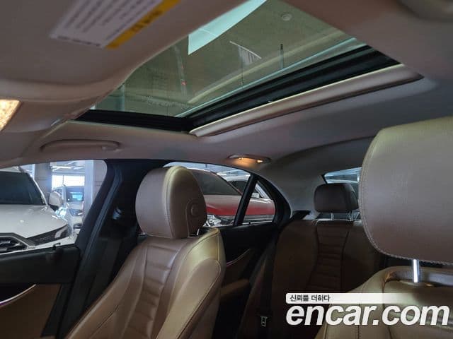 Mercedes-Benz E-Class 2018 — ფოტო 20/20