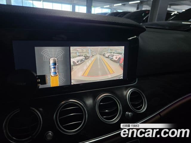 Mercedes-Benz E-Class 2018 — ფოტო 16/20