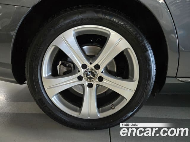 Mercedes-Benz E-Class 2018 — ფოტო 4/20