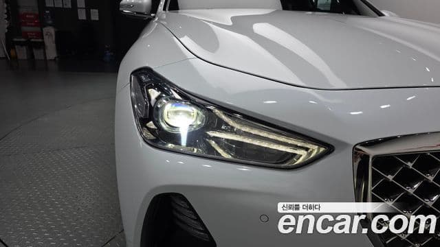 Genesis G70 2019 — Photo 13/36