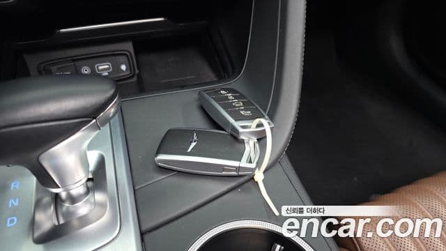 Genesis G70 2019 — Photo 22/36