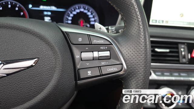 Genesis G70 2019 — Photo 16/36