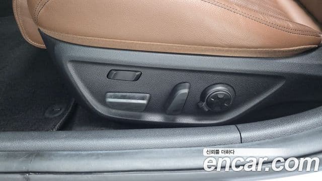Genesis G70 2019 — Photo 29/36