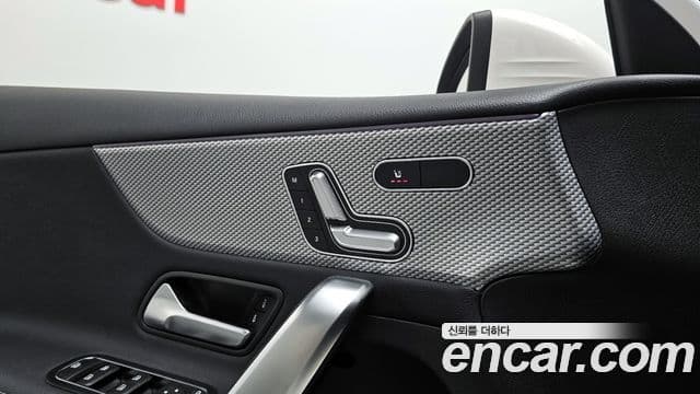 Mercedes-Benz A-Class 2021 — ფოტო 19/20