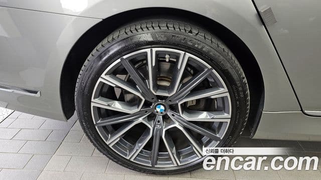 BMW 7 Series 2020 — ფოტო 10/20