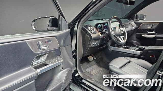 Mercedes-Benz GLB-Class 2021 — Şəkil 12/20