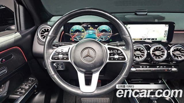 Mercedes-Benz GLB-Class 2021 — Şəkil 13/20