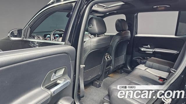 Mercedes-Benz GLB-Class 2021 — Şəkil 17/20