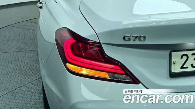 Genesis G70 2018 — Photo 23/30