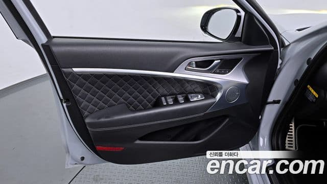 Genesis G70 2018 — Photo 13/30