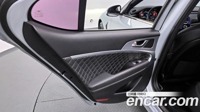 Genesis G70 2018 — Photo 1/30