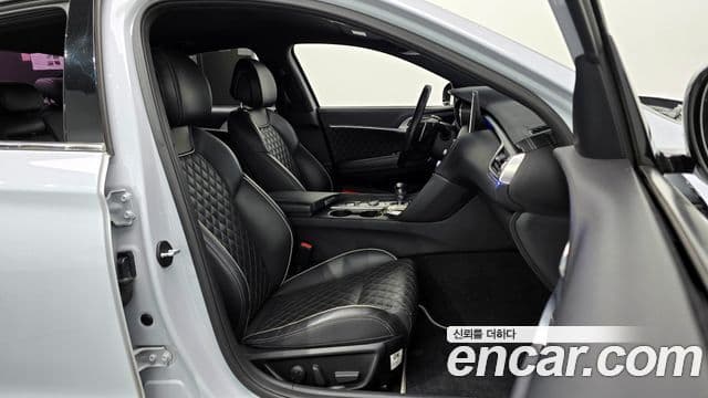 Genesis G70 2018 — Photo 9/30