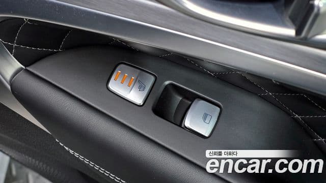Genesis G70 2018 — Photo 15/30