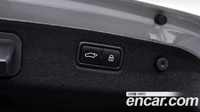 Genesis G70 2018 — Photo 20/30