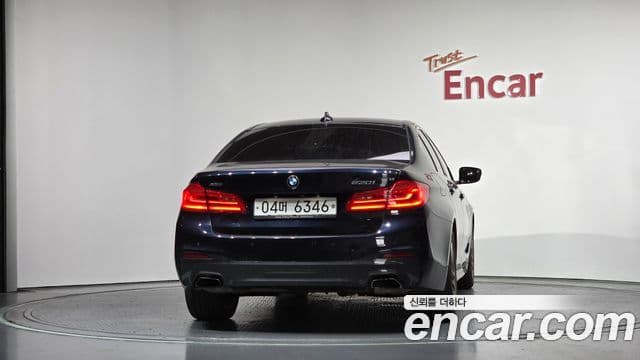BMW 5 Series 2018 — ფოტო 4/20