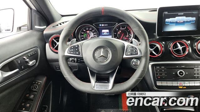 Mercedes-Benz GLA-Class 2019 — Фото 13/20