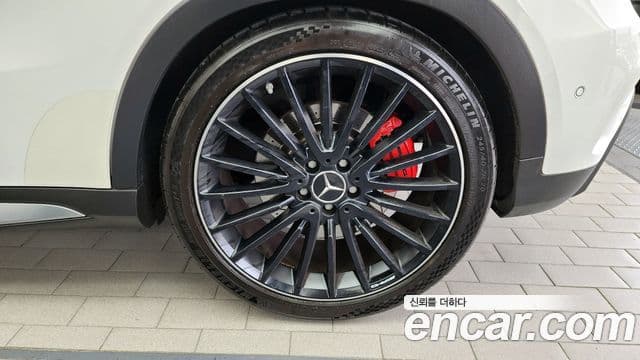 Mercedes-Benz GLA-Class 2019 — Photo 15/29