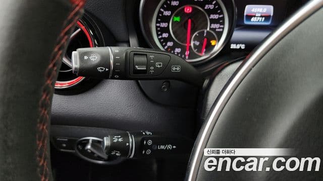 Mercedes-Benz GLA-Class 2019 — Photo 11/29